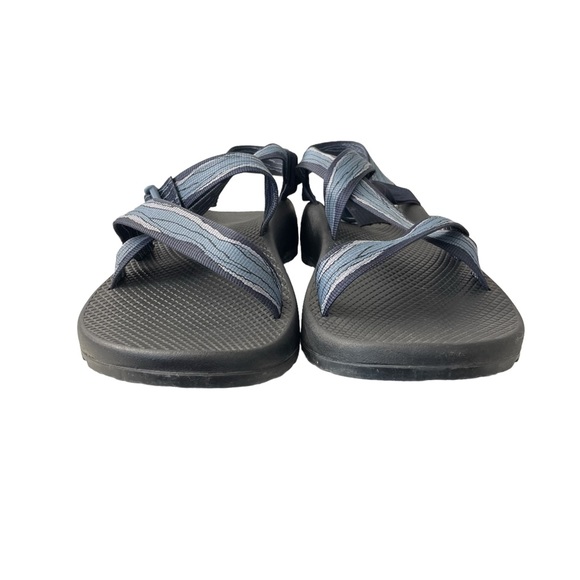 Adjusting straps are cut 1/2 length not for people with wide feet - Picture 4 of 11